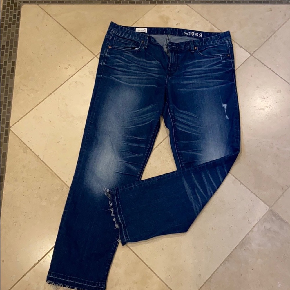 GAP Real Straight slightly distressed ankle Sz32